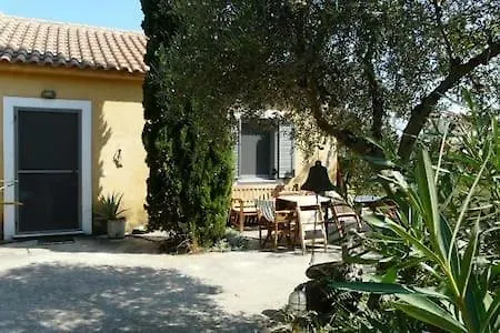 בית נופש Olive Tree House קאונופטרה